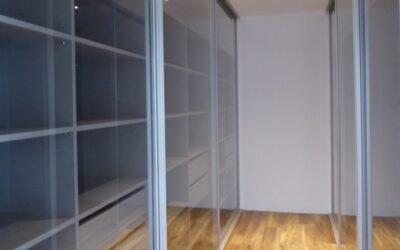 Kleiderschrank begehbar