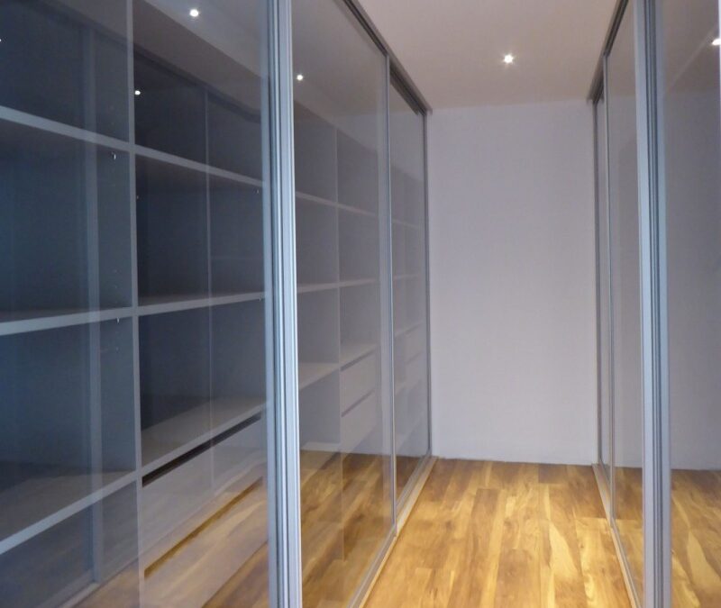 Kleiderschrank begehbar